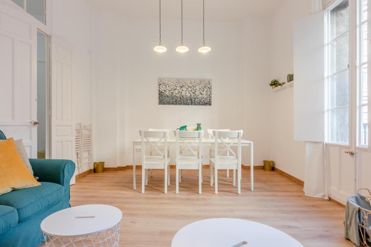 Avanti La Campana, Con Un Balcon Que Te Enamorara Del Ambiente De Sevilla Kültér fotó