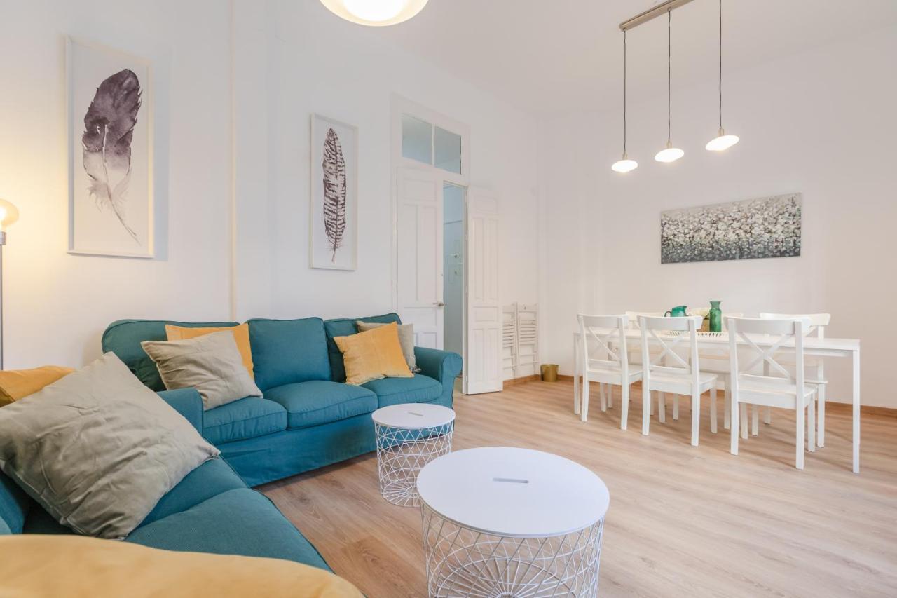 Avanti La Campana, Con Un Balcon Que Te Enamorara Del Ambiente De Sevilla Kültér fotó