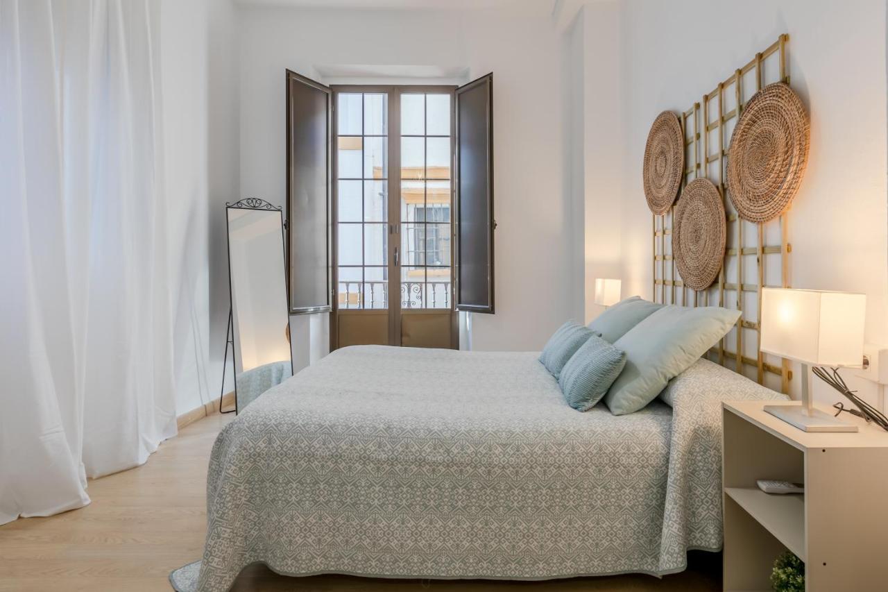 Avanti La Campana, Con Un Balcon Que Te Enamorara Del Ambiente De Sevilla Kültér fotó
